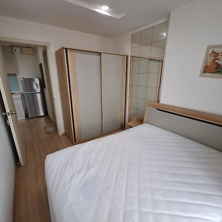 Condo In Bangkok With Swimming Pool Near Malls And Train 外观 照片