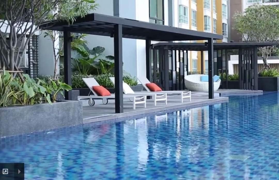 Condo In Bangkok With Swimming Pool Near Malls And Train 外观 照片