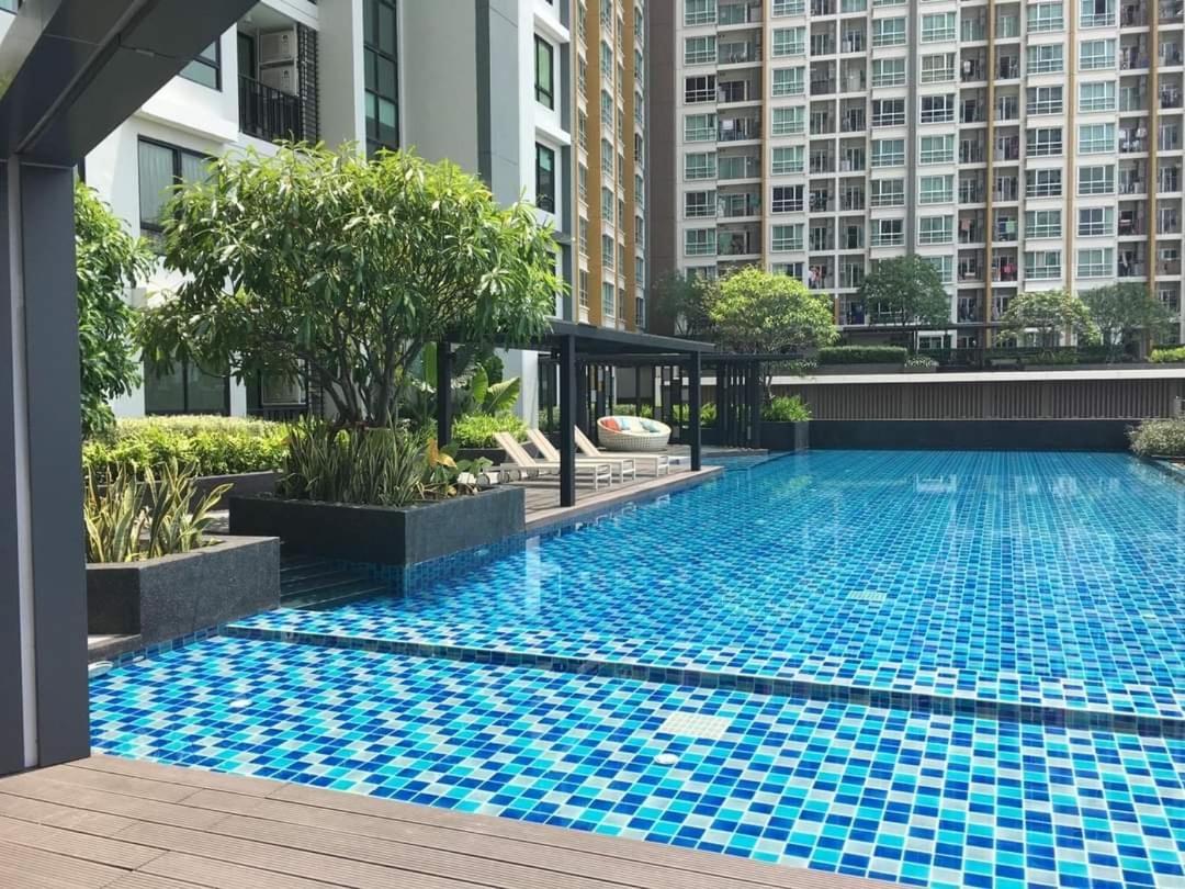 Condo In Bangkok With Swimming Pool Near Malls And Train 外观 照片
